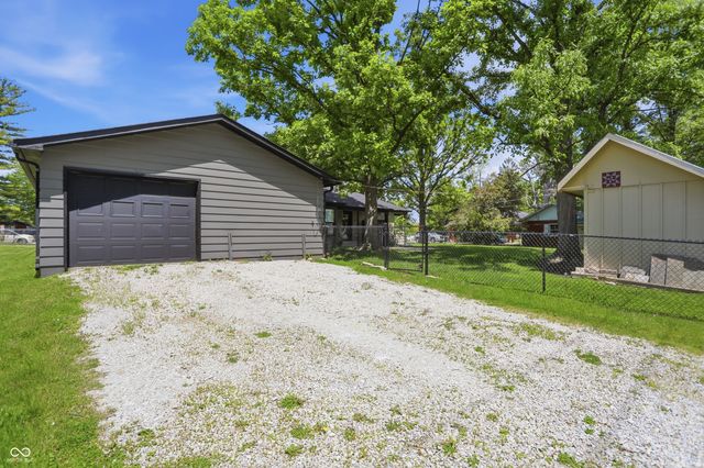 211 W McKenzie Road, Greenfield, IN 46140