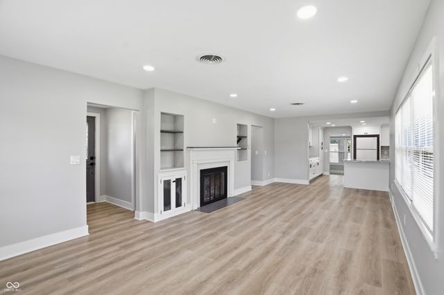 211 W McKenzie Road, Greenfield, IN 46140