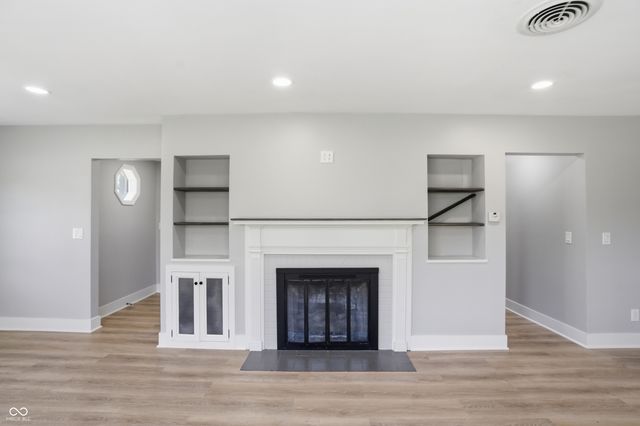 211 W McKenzie Road, Greenfield, IN 46140