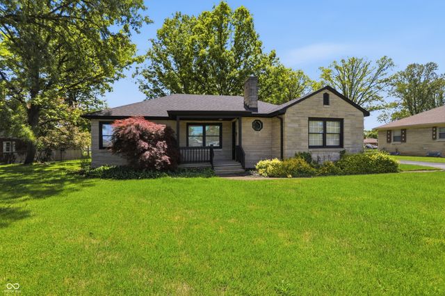 211 W McKenzie Road, Greenfield, IN 46140