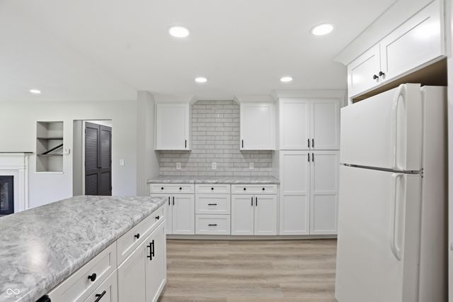 211 W McKenzie Road, Greenfield, IN 46140