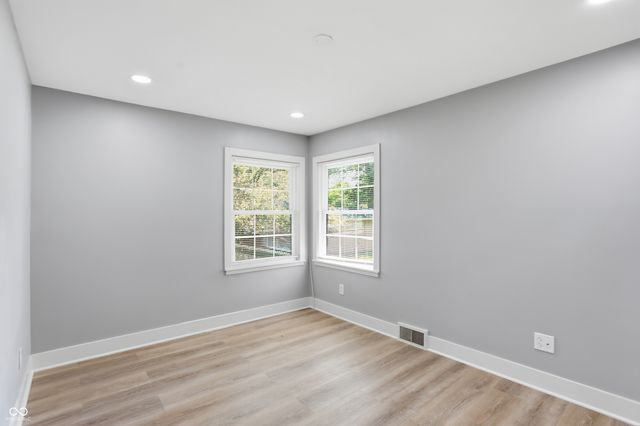 211 W McKenzie Road, Greenfield, IN 46140