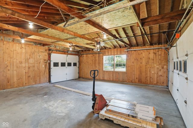 211 W McKenzie Road, Greenfield, IN 46140