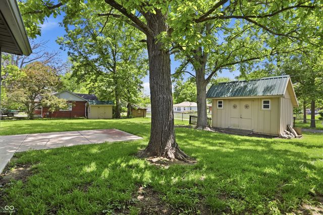 211 W McKenzie Road, Greenfield, IN 46140