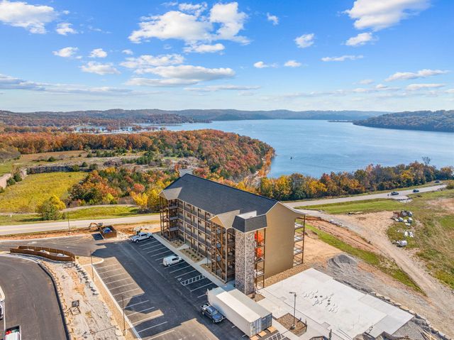 114 Bridgewater Loop 1, Kimberling City, MO 65686