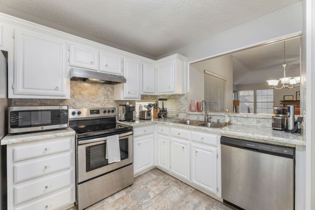 1813 Frosted Hill Drive, Carrollton, TX 75010