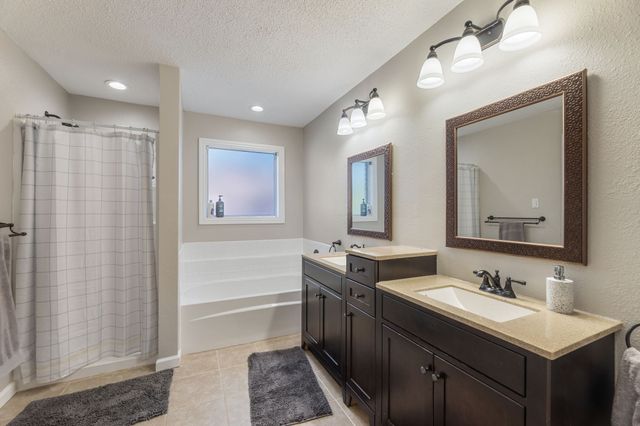 1813 Frosted Hill Drive, Carrollton, TX 75010