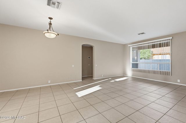 9910 N Crystal Spring Place, Tucson, AZ 85742