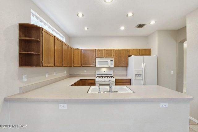9910 N Crystal Spring Place, Tucson, AZ 85742