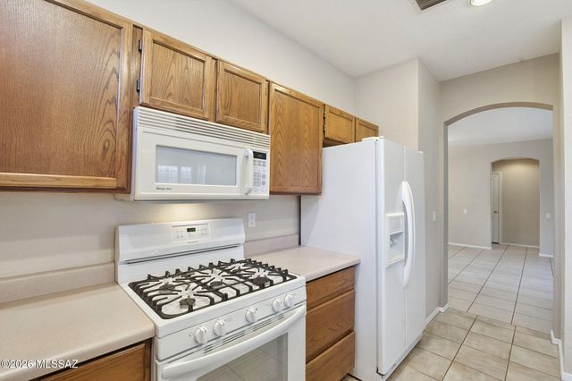 9910 N Crystal Spring Place, Tucson, AZ 85742
