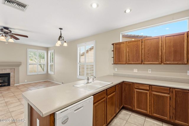 9910 N Crystal Spring Place, Tucson, AZ 85742