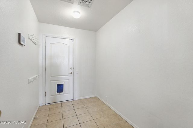 9910 N Crystal Spring Place, Tucson, AZ 85742