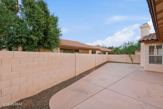 9910 N Crystal Spring Place, Tucson, AZ 85742