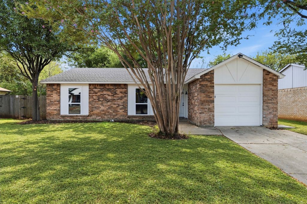 3817 Longmeadow Way, Fort Worth, TX 76133 — exterior