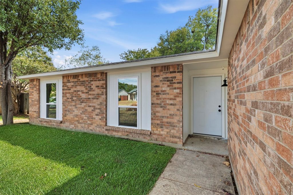 3817 Longmeadow Way, Fort Worth, TX 76133 — photo 4