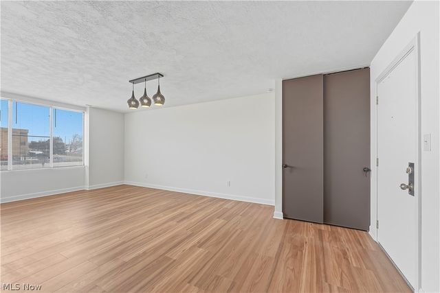 25735 Lorain Road 210, North Olmsted, OH 44070