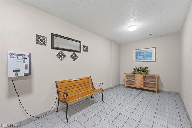 25735 Lorain Road 210, North Olmsted, OH 44070