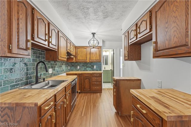 25735 Lorain Road 210, North Olmsted, OH 44070