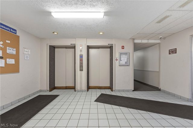 25735 Lorain Road 210, North Olmsted, OH 44070