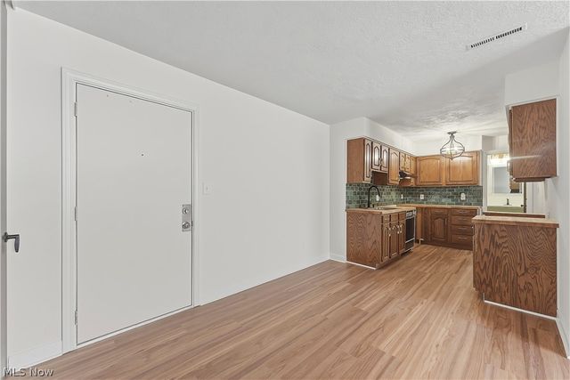 25735 Lorain Road 210, North Olmsted, OH 44070