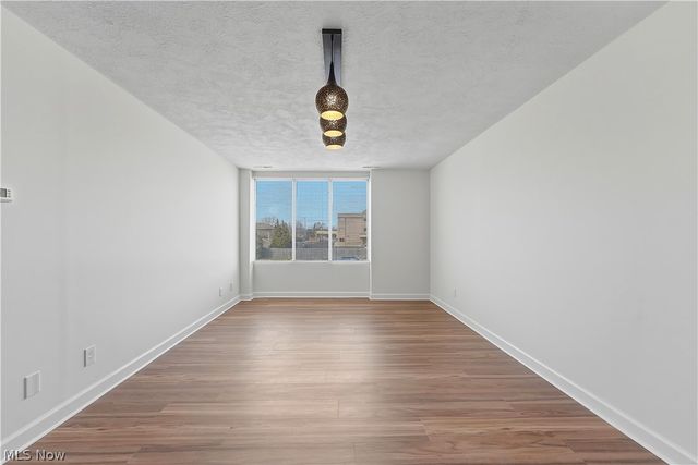 25735 Lorain Road 210, North Olmsted, OH 44070