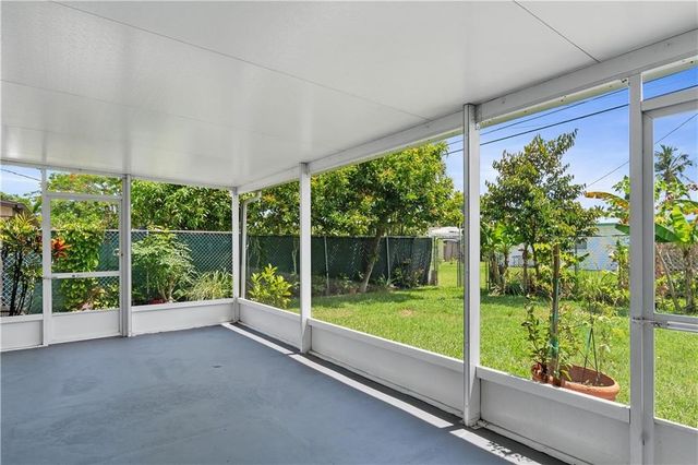 1440 4th Court, Vero Beach, FL 32960