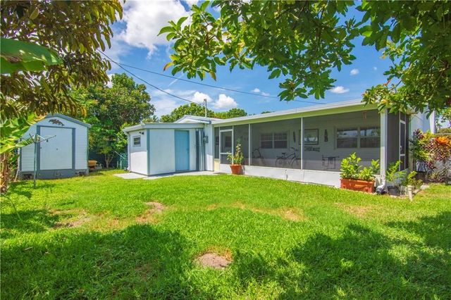 1440 4th Court, Vero Beach, FL 32960