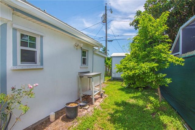 1440 4th Court, Vero Beach, FL 32960