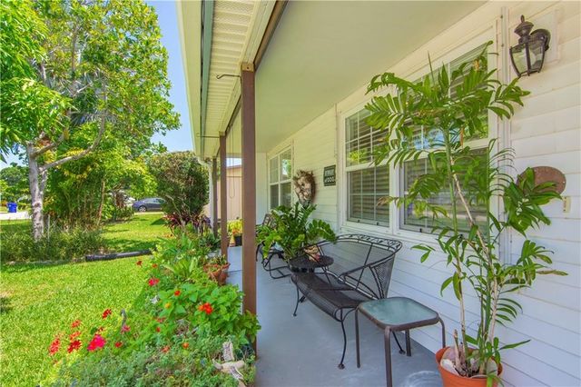1440 4th Court, Vero Beach, FL 32960