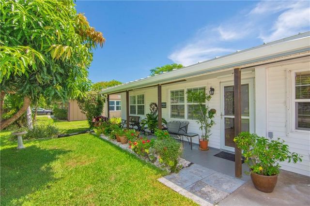 1440 4th Court, Vero Beach, FL 32960