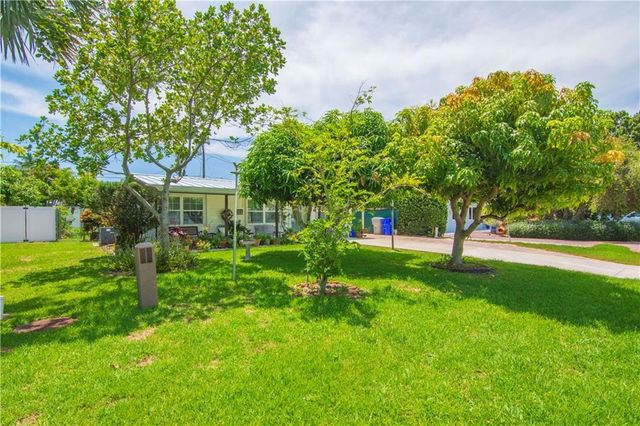 1440 4th Court, Vero Beach, FL 32960