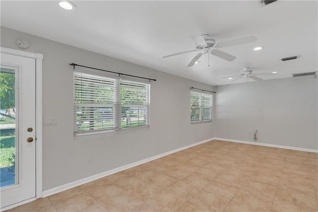 1440 4th Court, Vero Beach, FL 32960