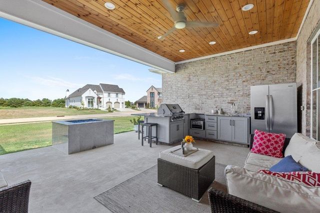 6543 White Oleander Circle W, Lake Charles, LA 70605