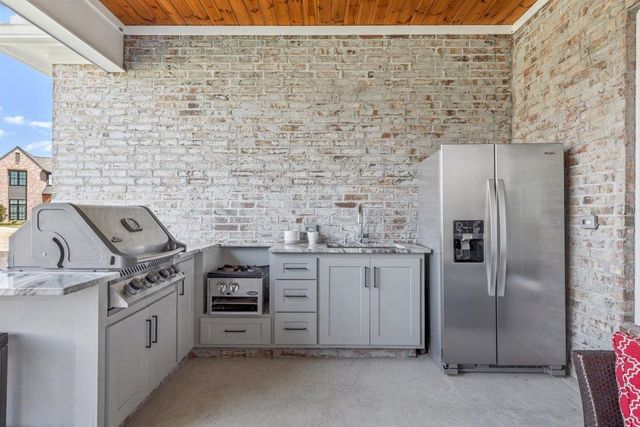 6543 White Oleander Circle W, Lake Charles, LA 70605