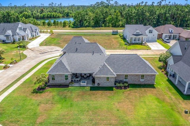 6543 White Oleander Circle W, Lake Charles, LA 70605