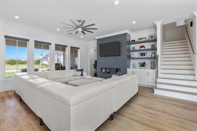 6543 White Oleander Circle W, Lake Charles, LA 70605