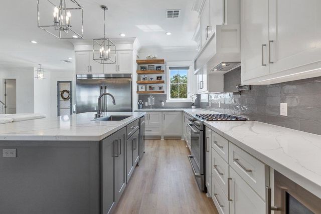 6543 White Oleander Circle W, Lake Charles, LA 70605