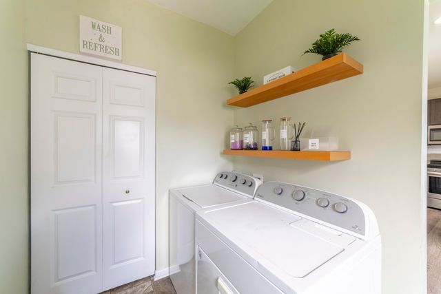 12724 Rutledge Street, Crown Point, IN 46307