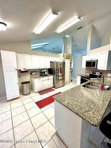 1098 Falconer Street NW, Palm Bay, FL 32907