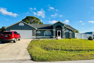 1098 Falconer Street NW, Palm Bay, FL 32907