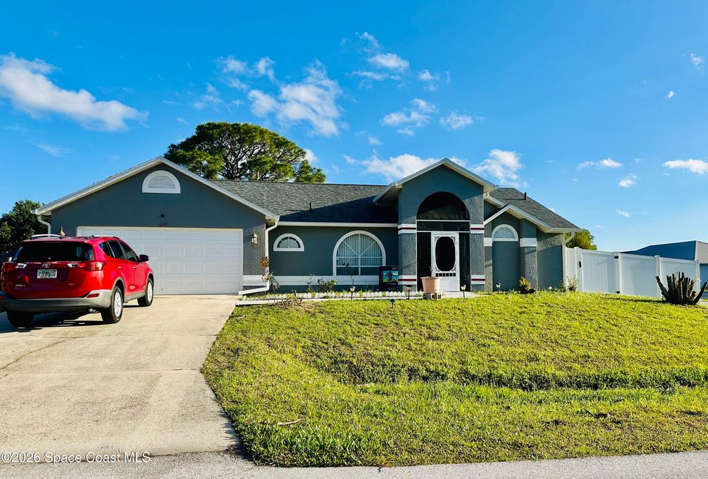 1098 Falconer Street NW, Palm Bay, FL 32907