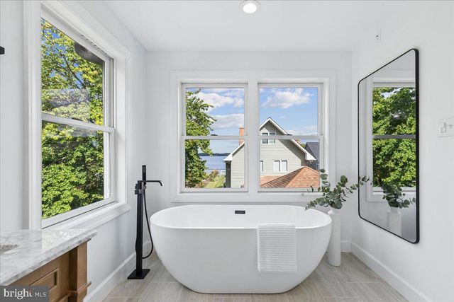 448 RIVER RD, Arnold, MD 21012
