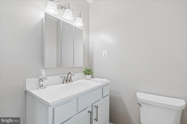 448 RIVER RD, Arnold, MD 21012