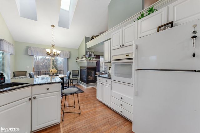 8160 Huntington Ridge Court, Washington Twp, MI 48094
