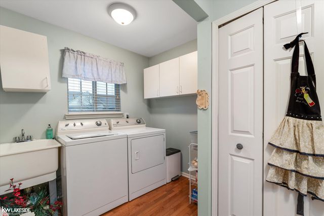 8160 Huntington Ridge Court, Washington Twp, MI 48094