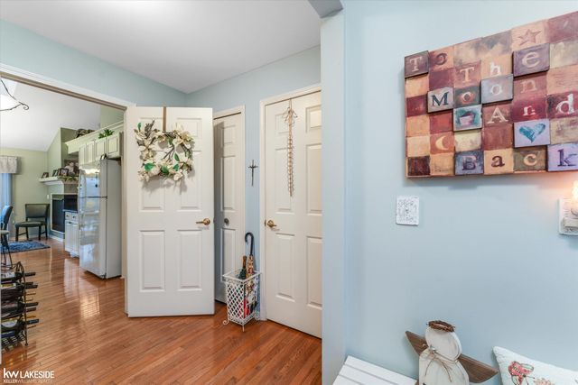 8160 Huntington Ridge Court, Washington Twp, MI 48094