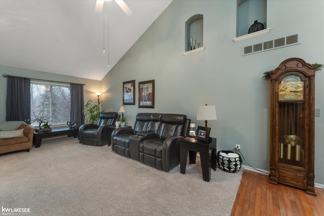 8160 Huntington Ridge Court, Washington Twp, MI 48094
