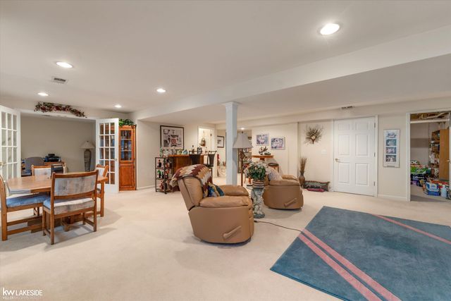 8160 Huntington Ridge Court, Washington Twp, MI 48094