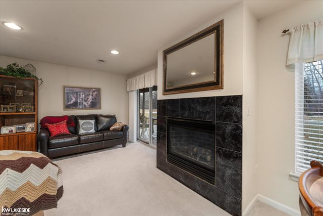 8160 Huntington Ridge Court, Washington Twp, MI 48094