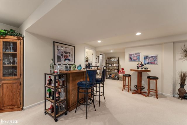 8160 Huntington Ridge Court, Washington Twp, MI 48094